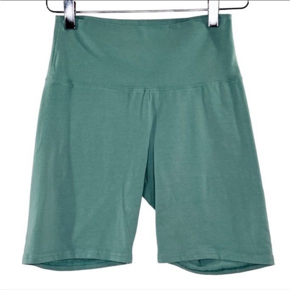 TNA Shorts Aritzia Tna Atmosphere Hirise 7 Bike Shorts Poshmark